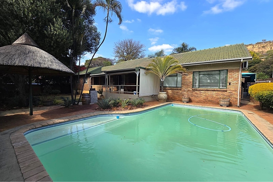 4 Bedroom Property for Sale in Magalieskruin Gauteng