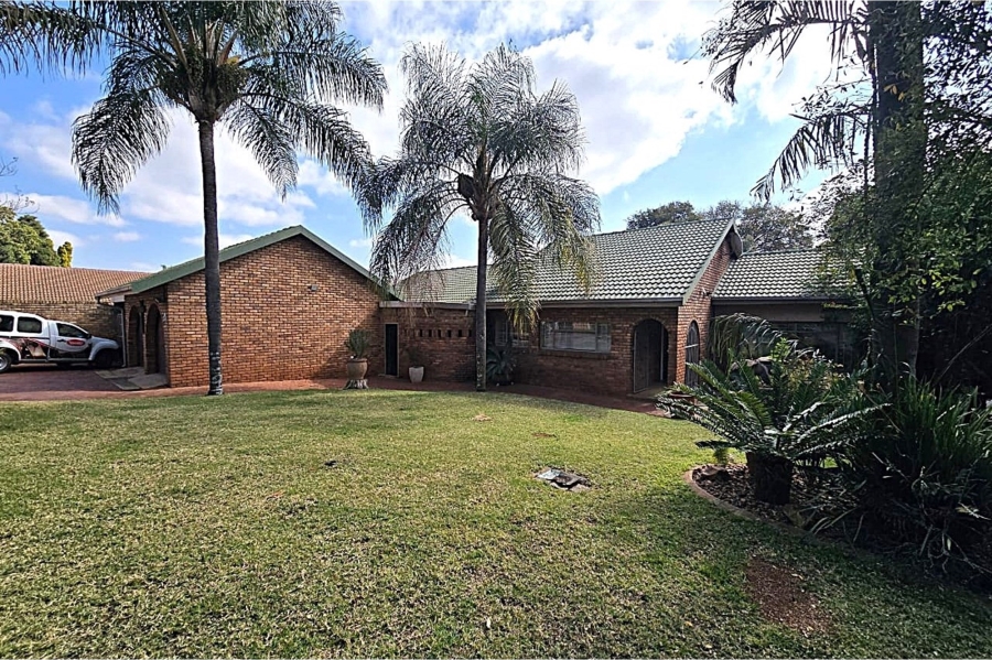 4 Bedroom Property for Sale in Magalieskruin Gauteng