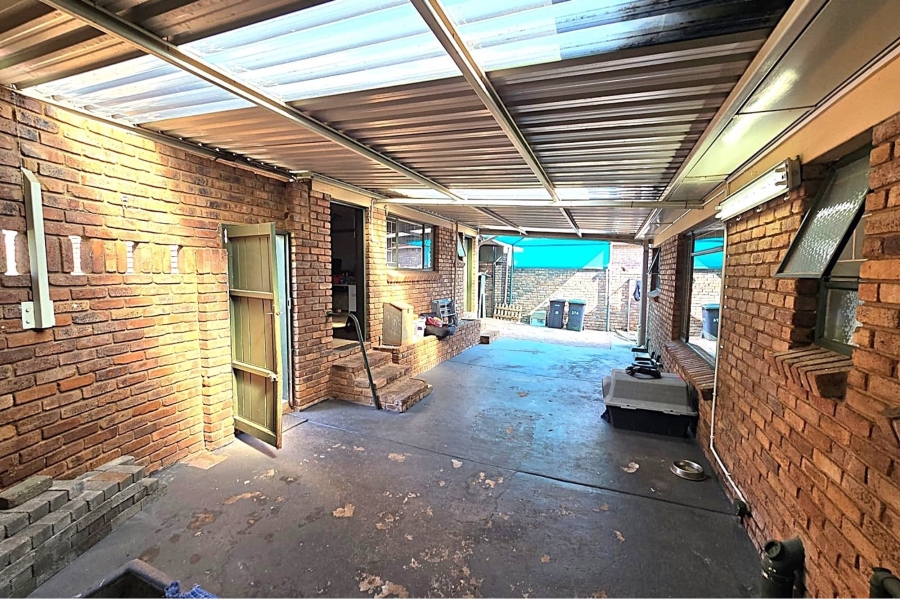 4 Bedroom Property for Sale in Magalieskruin Gauteng