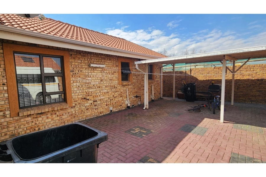 3 Bedroom Property for Sale in Sunair Park Gauteng
