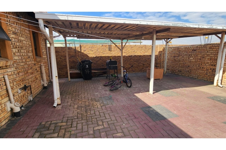 3 Bedroom Property for Sale in Sunair Park Gauteng