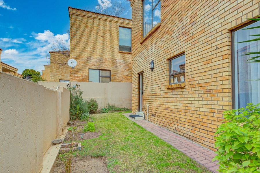 3 Bedroom Property for Sale in North Riding Gauteng