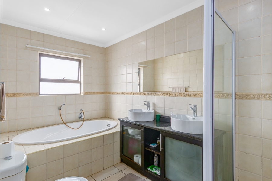 3 Bedroom Property for Sale in North Riding Gauteng