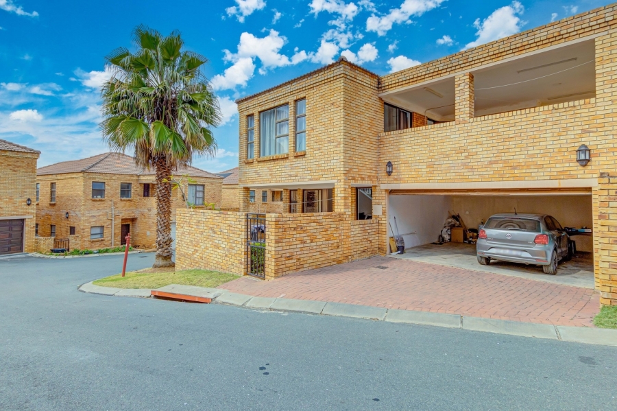 3 Bedroom Property for Sale in North Riding Gauteng