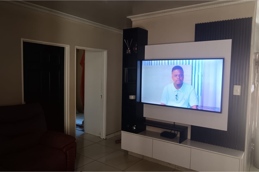 2 Bedroom Property for Sale in Jabulani Gauteng