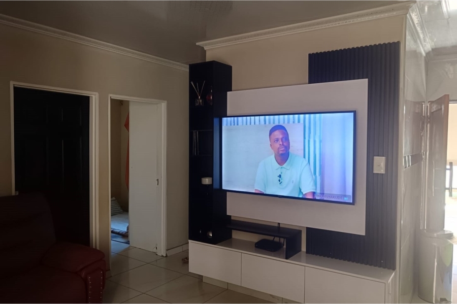 2 Bedroom Property for Sale in Jabulani Gauteng