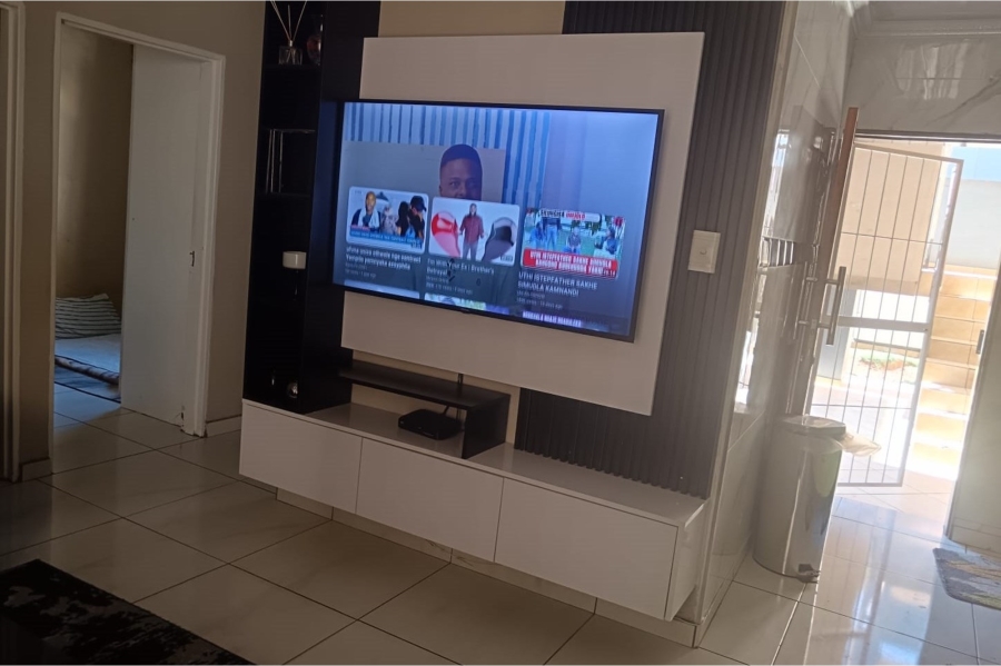 2 Bedroom Property for Sale in Jabulani Gauteng