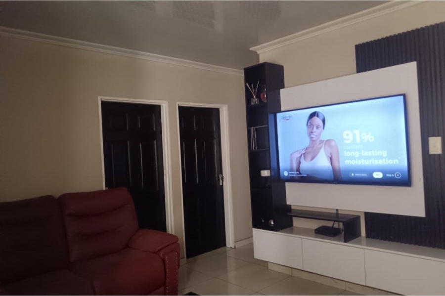 2 Bedroom Property for Sale in Jabulani Gauteng