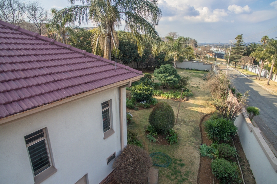 4 Bedroom Property for Sale in Cyrildene Gauteng