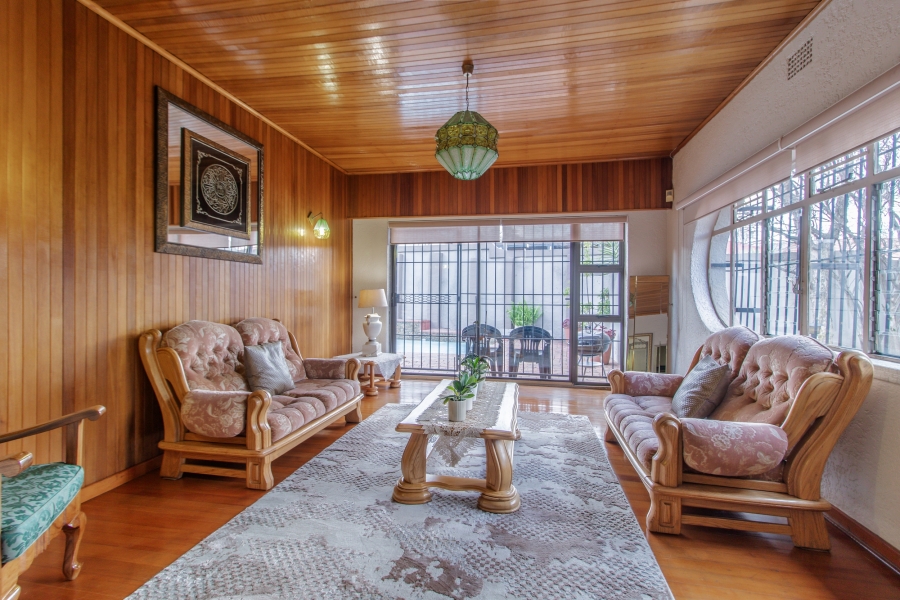 4 Bedroom Property for Sale in Cyrildene Gauteng