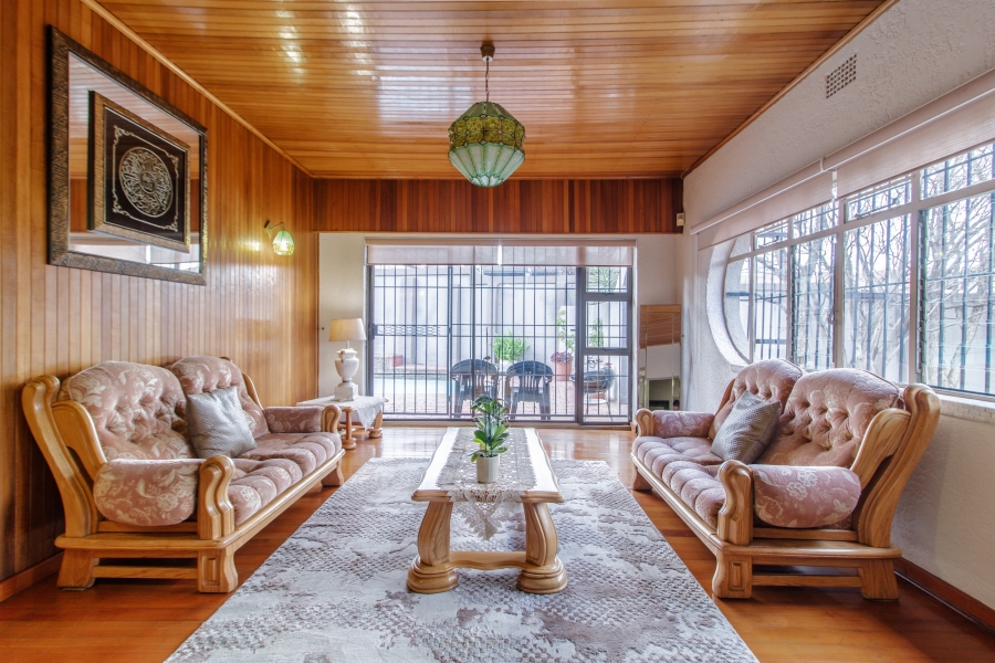 4 Bedroom Property for Sale in Cyrildene Gauteng