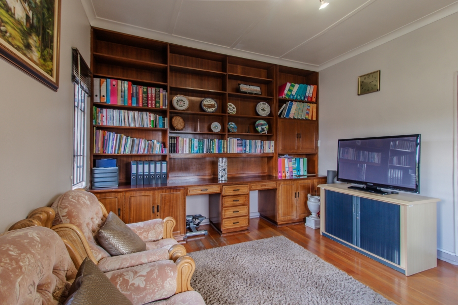 4 Bedroom Property for Sale in Cyrildene Gauteng
