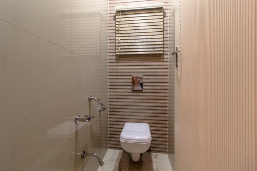 4 Bedroom Property for Sale in Cyrildene Gauteng