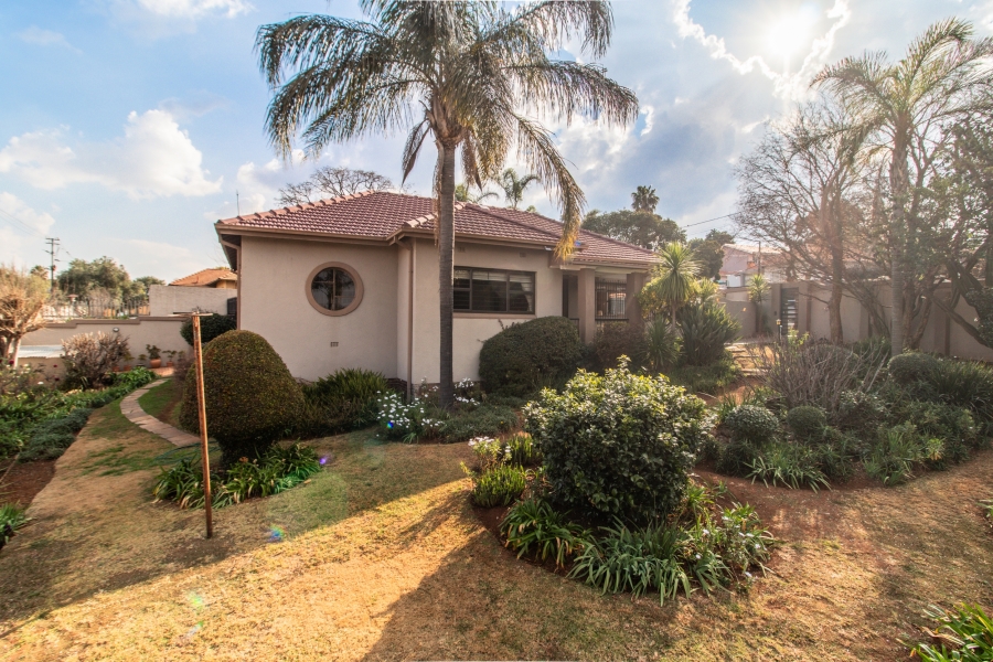 4 Bedroom Property for Sale in Cyrildene Gauteng