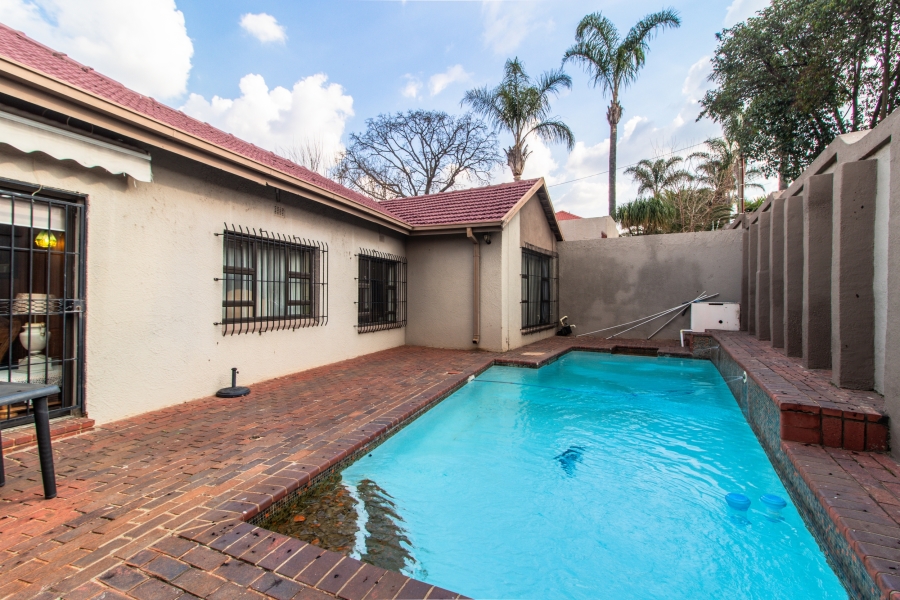 4 Bedroom Property for Sale in Cyrildene Gauteng