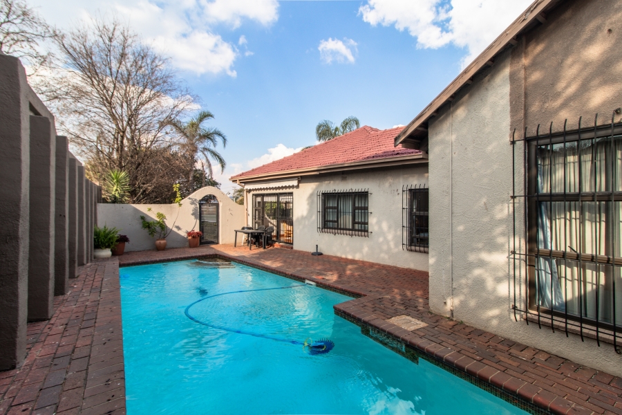 4 Bedroom Property for Sale in Cyrildene Gauteng