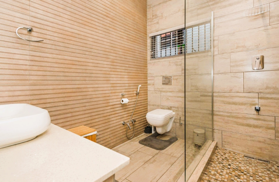 4 Bedroom Property for Sale in Cyrildene Gauteng