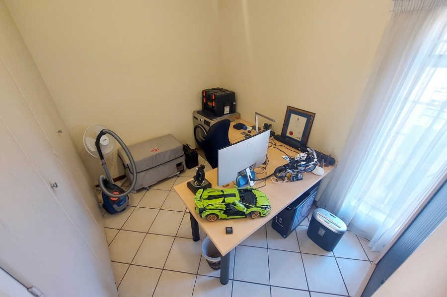 2 Bedroom Property for Sale in Eco Park Gauteng