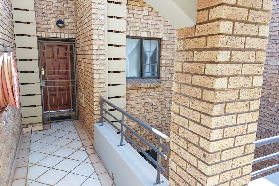 2 Bedroom Property for Sale in Eco Park Gauteng