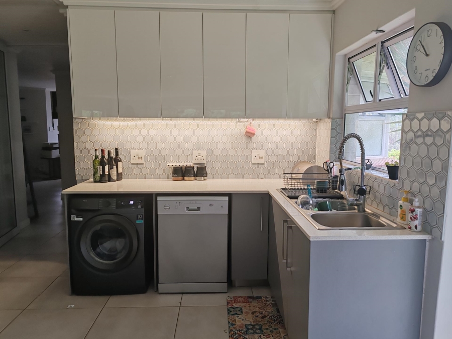 To Let 2 Bedroom Property for Rent in Bedfordview Gauteng
