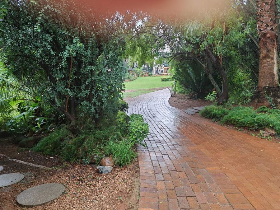 To Let 2 Bedroom Property for Rent in Bedfordview Gauteng