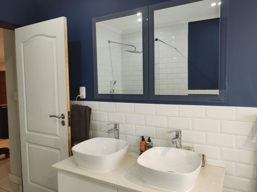 To Let 2 Bedroom Property for Rent in Bedfordview Gauteng