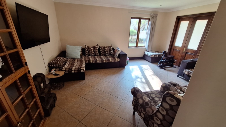 To Let 3 Bedroom Property for Rent in Equestria Gauteng