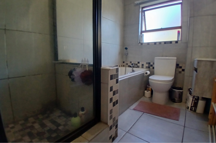 2 Bedroom Property for Sale in Fourways Gauteng