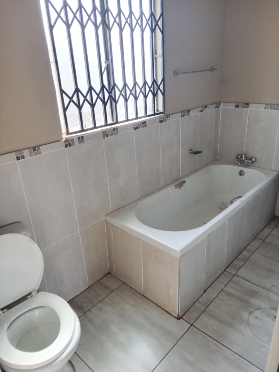 2 Bedroom Property for Sale in Vosloorus Gauteng
