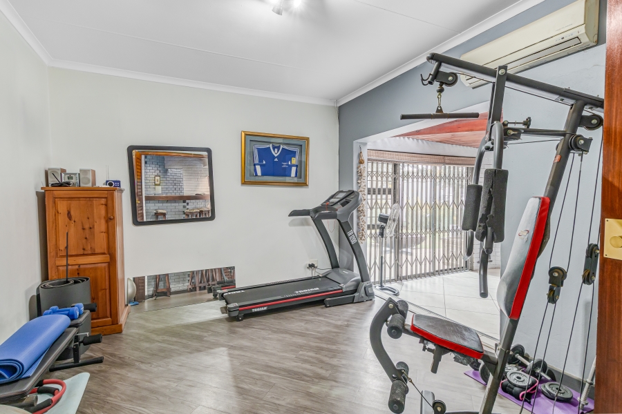 5 Bedroom Property for Sale in Lonehill Gauteng