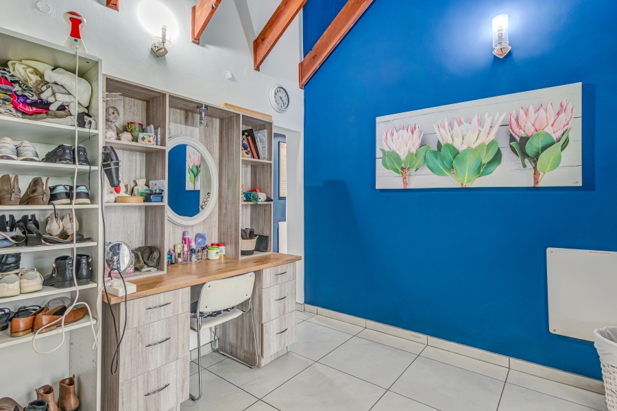 5 Bedroom Property for Sale in Lonehill Gauteng