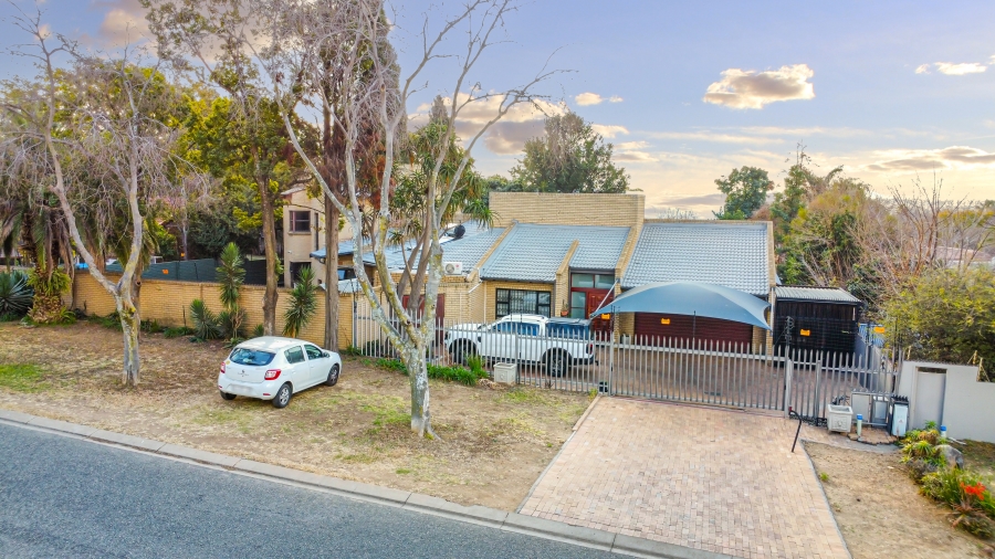 5 Bedroom Property for Sale in Lonehill Gauteng