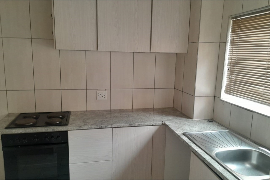 2 Bedroom Property for Sale in Kew Gauteng