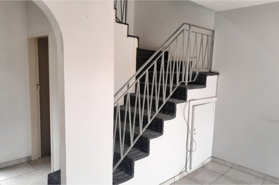 2 Bedroom Property for Sale in Kew Gauteng