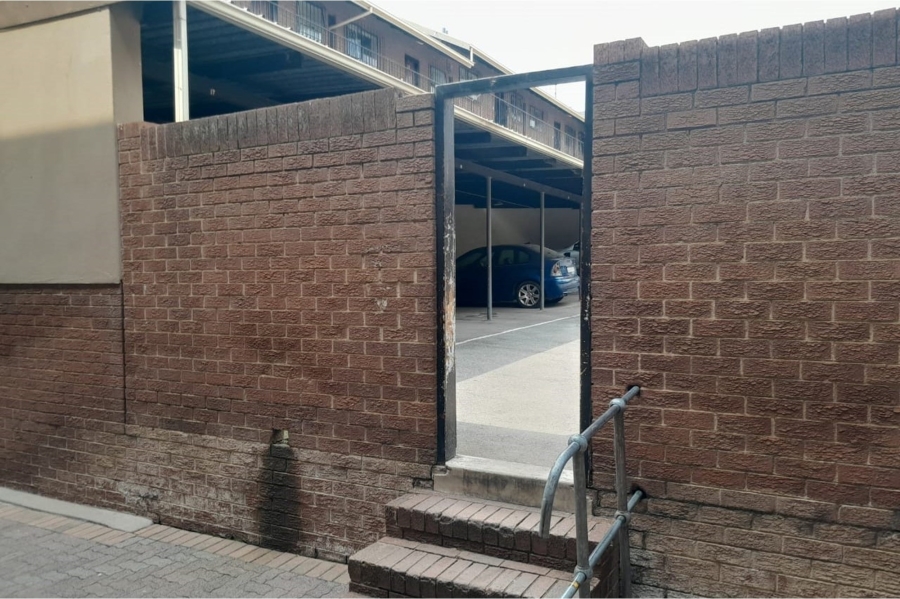 2 Bedroom Property for Sale in Kew Gauteng