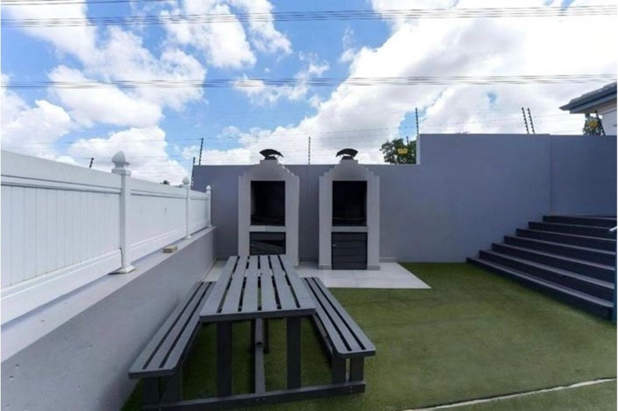 2 Bedroom Property for Sale in Morningside Gauteng