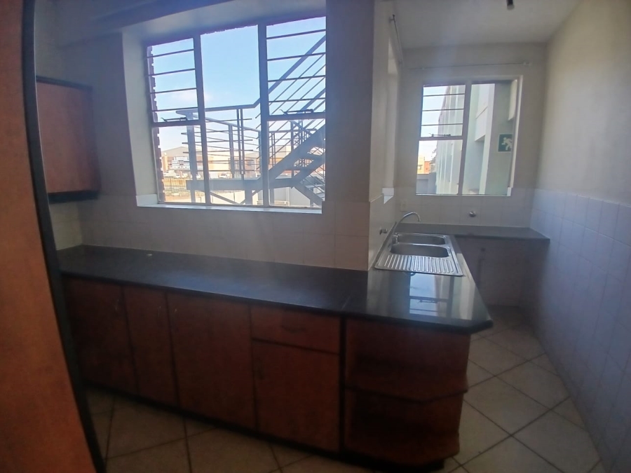To Let 3 Bedroom Property for Rent in Lambton Gauteng