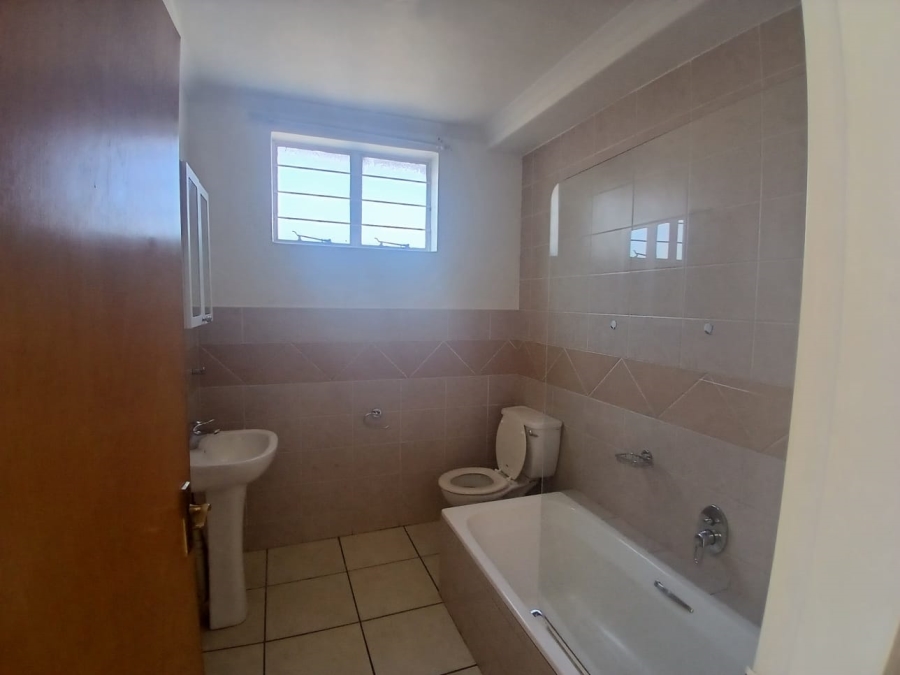 To Let 3 Bedroom Property for Rent in Lambton Gauteng