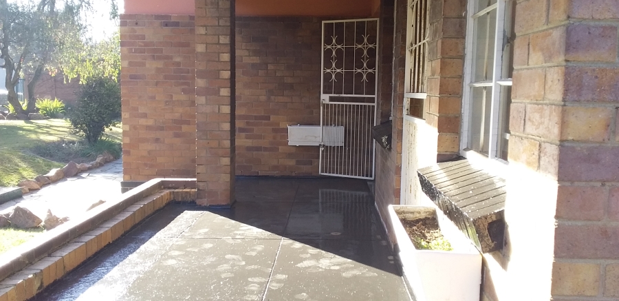 To Let 3 Bedroom Property for Rent in Airfield Gauteng