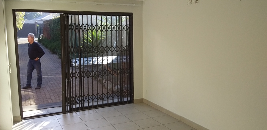 To Let 3 Bedroom Property for Rent in Airfield Gauteng
