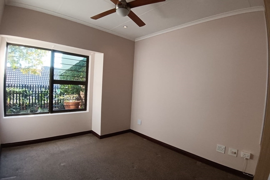 2 Bedroom Property for Sale in Olivedale Gauteng