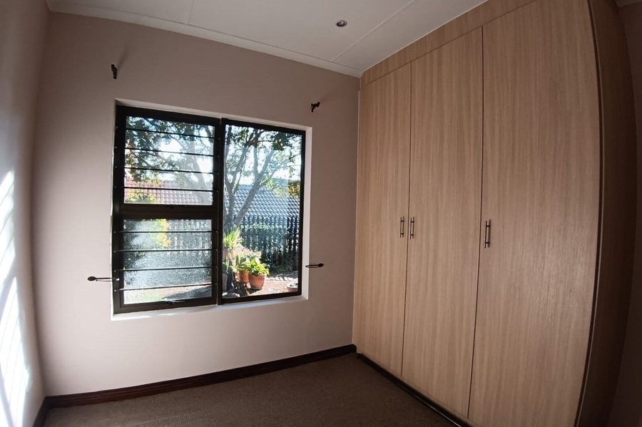 2 Bedroom Property for Sale in Olivedale Gauteng