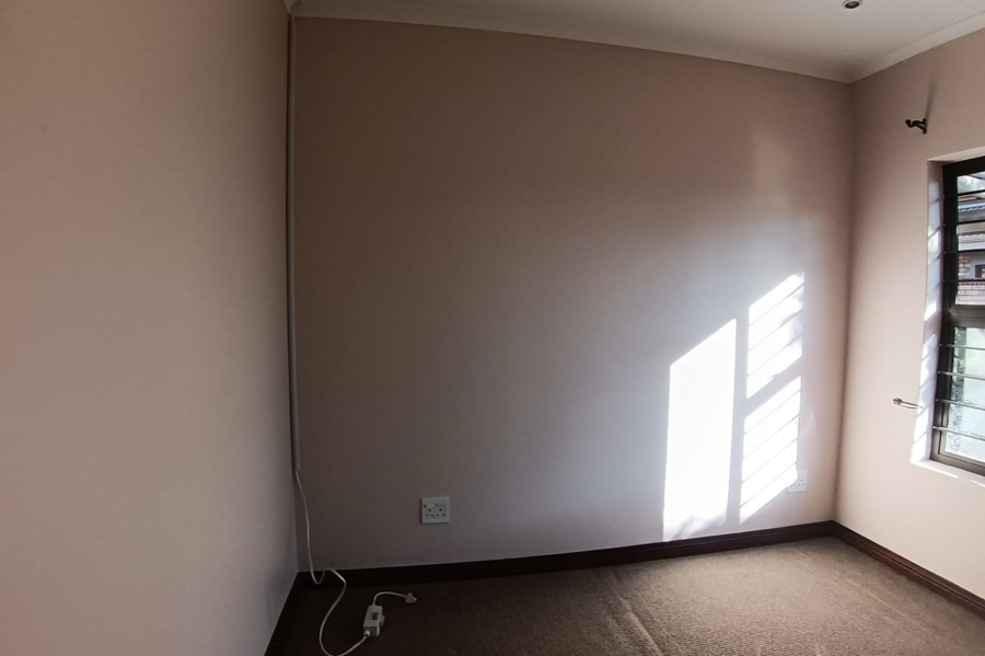2 Bedroom Property for Sale in Olivedale Gauteng