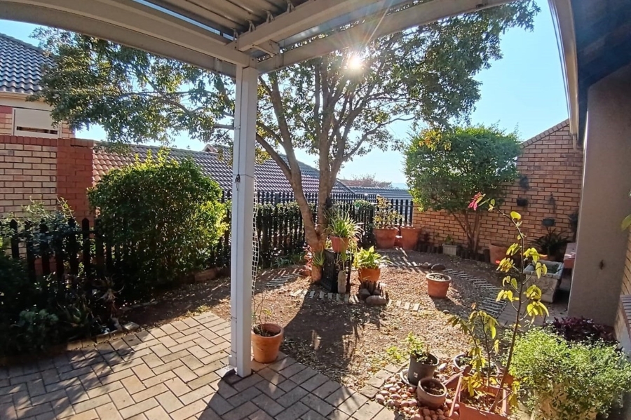 2 Bedroom Property for Sale in Olivedale Gauteng