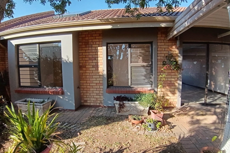 2 Bedroom Property for Sale in Olivedale Gauteng