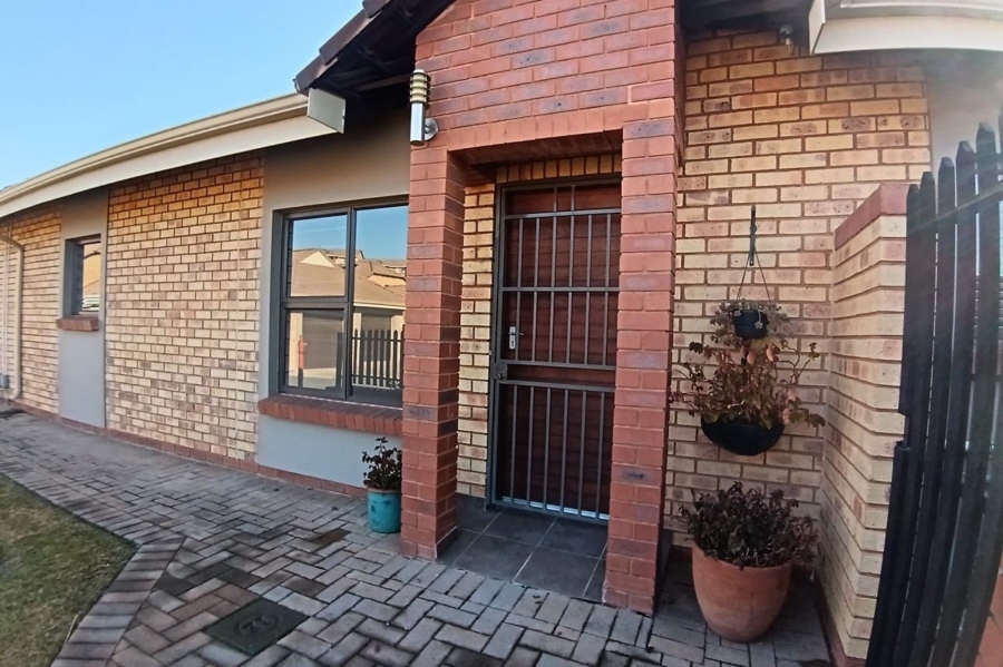 2 Bedroom Property for Sale in Olivedale Gauteng