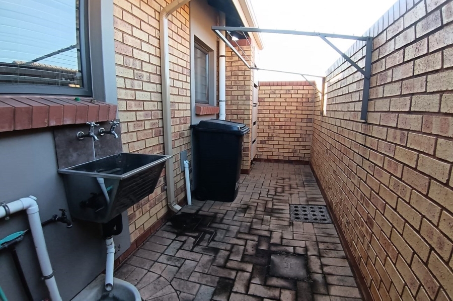 2 Bedroom Property for Sale in Olivedale Gauteng