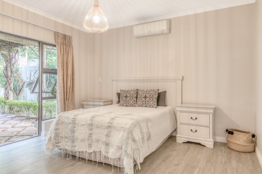 6 Bedroom Property for Sale in Cedar Lakes Gauteng
