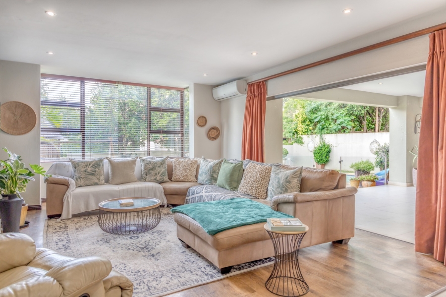 6 Bedroom Property for Sale in Cedar Lakes Gauteng