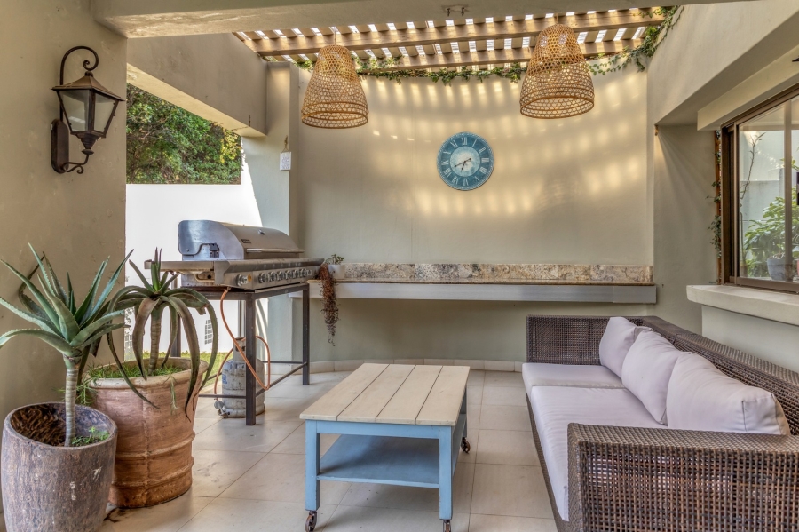 6 Bedroom Property for Sale in Cedar Lakes Gauteng